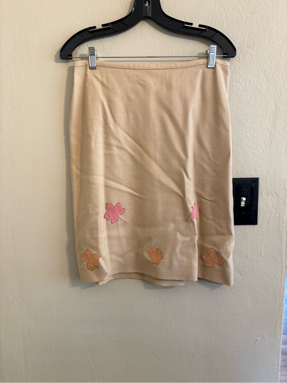 Vintage Oscar de la Renta Beige Pencil Skirt with Pink and Tan Leaf Appliqués